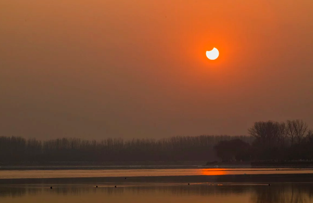 солнечное затмение