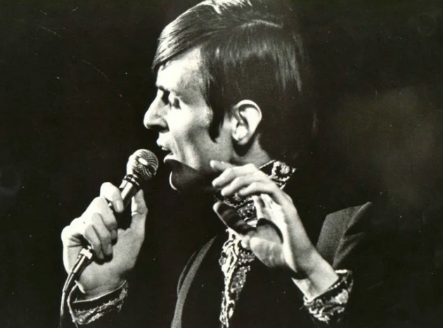 Юрий Петерсон