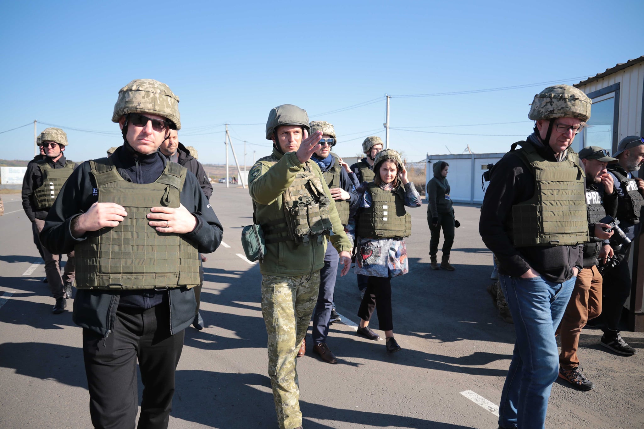 Делегация из Эстонии посетила КПВВ "Золотое"