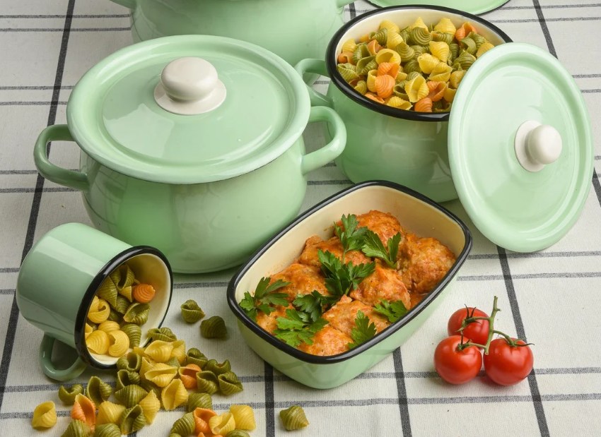Эмалированные лотки: универсальная посуда для кухни и хранения