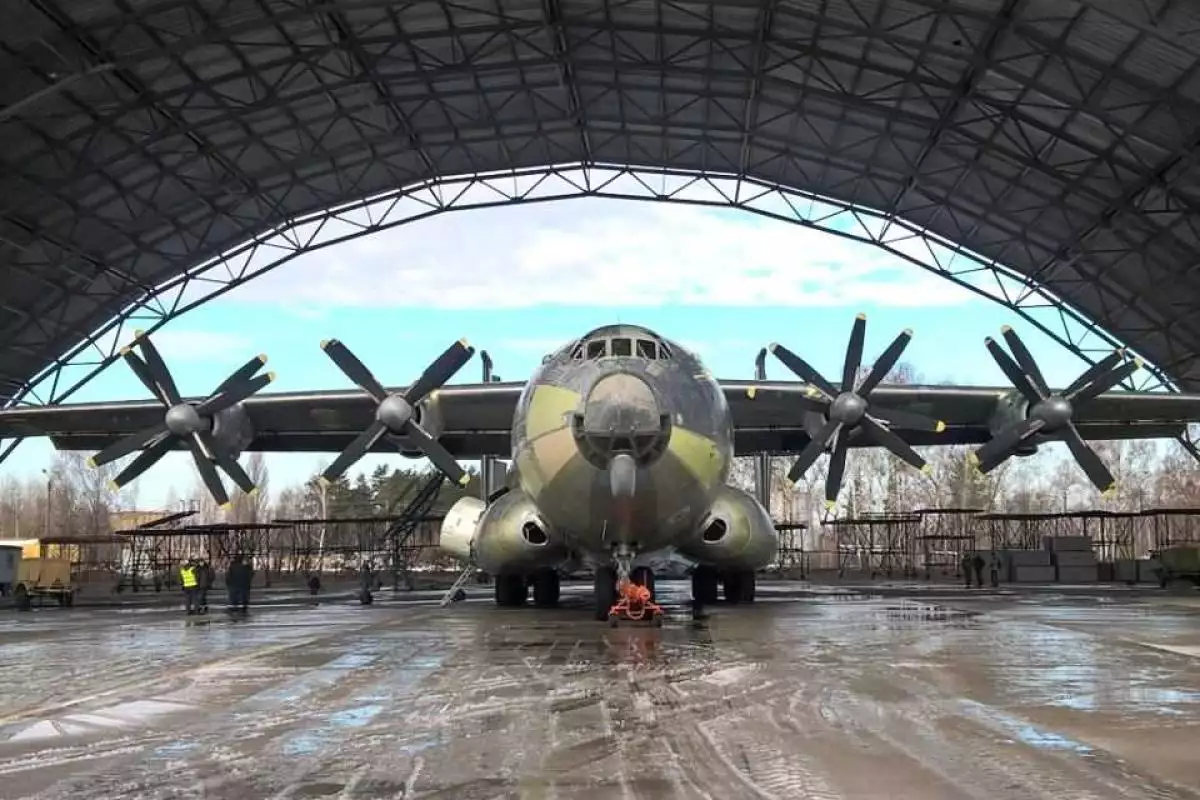 Восстановлен легендарный самолет Ан-22 "Антей": проведен испытательный полет Восстановлен легендарный самолет Ан-22 "Антей": проведен испытательный полет