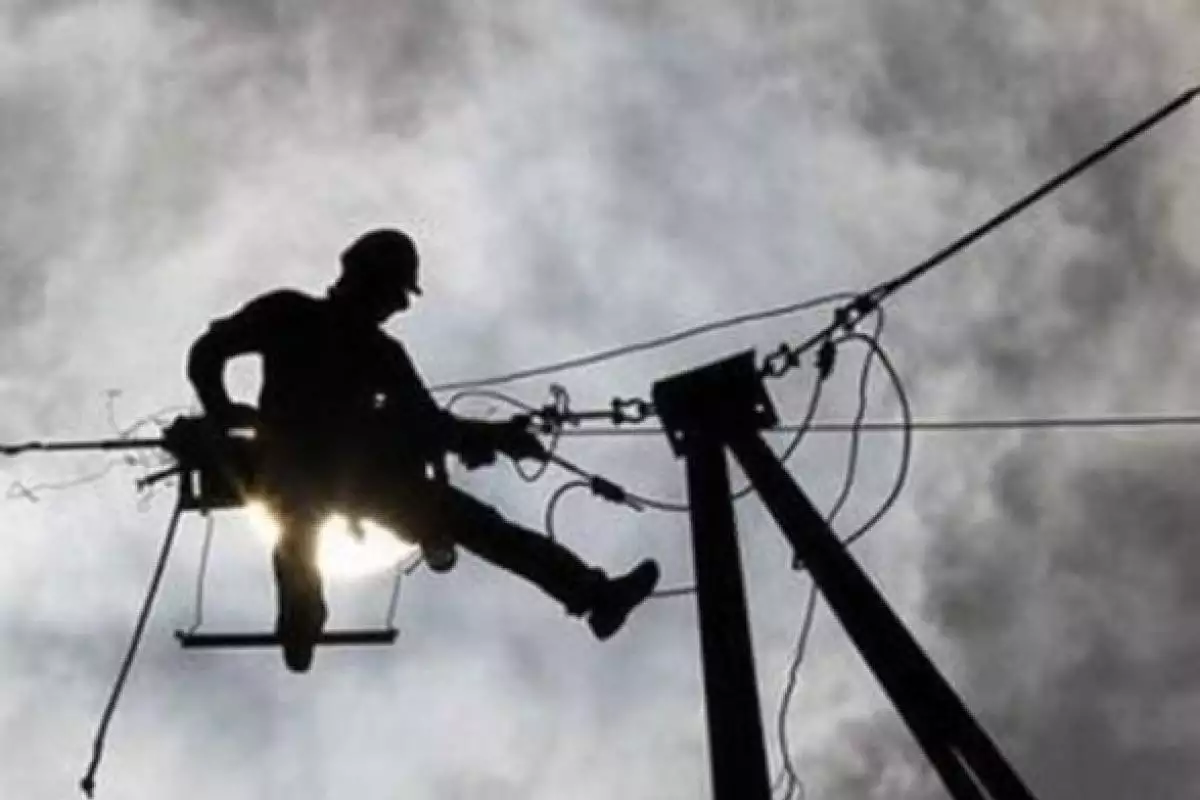 Из-за непогоды в Украине обесточены 205 населенных пунктов в пяти областях