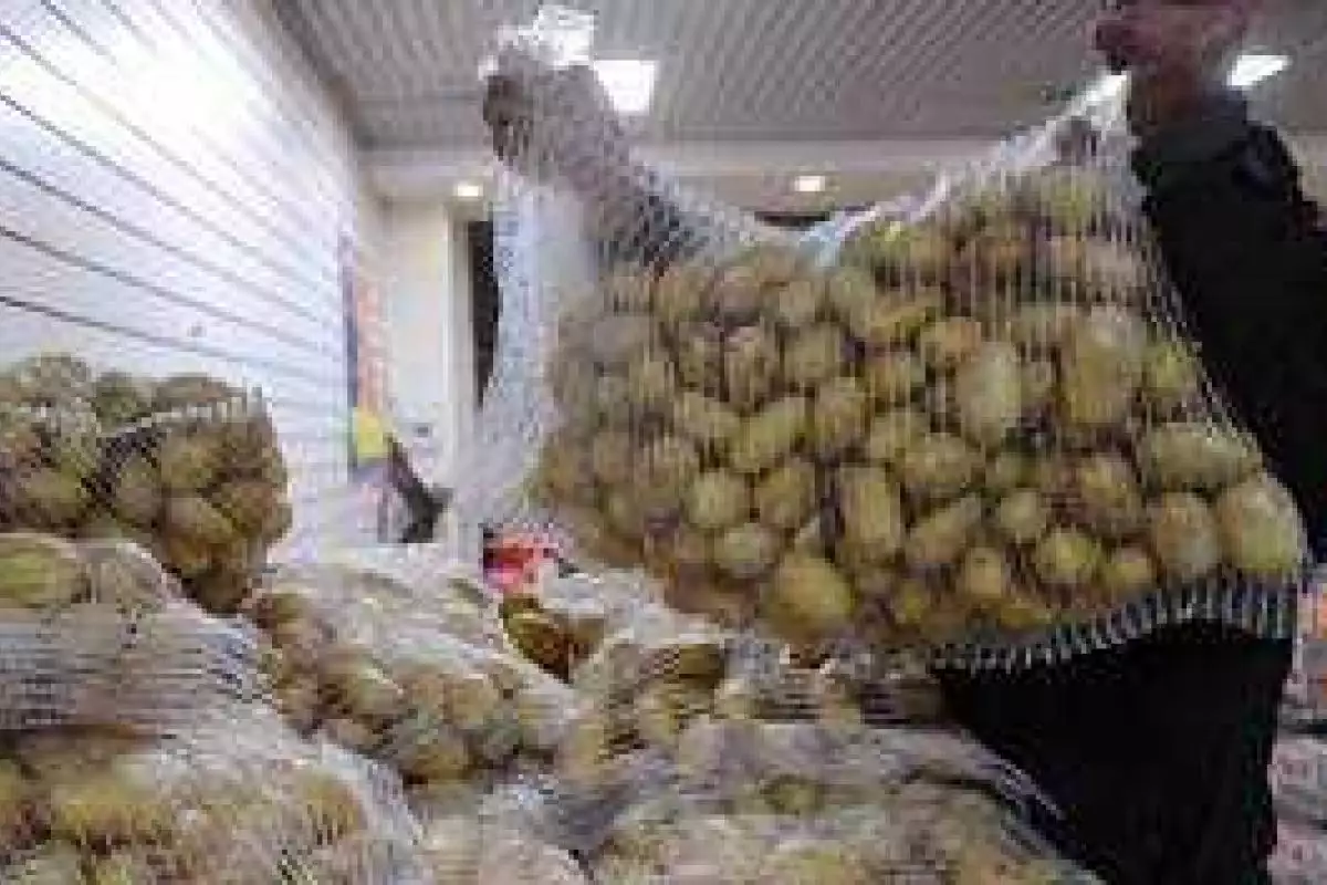 Донецк остался без картошки: свою не вырастили, украинскую не везут, - Савенко