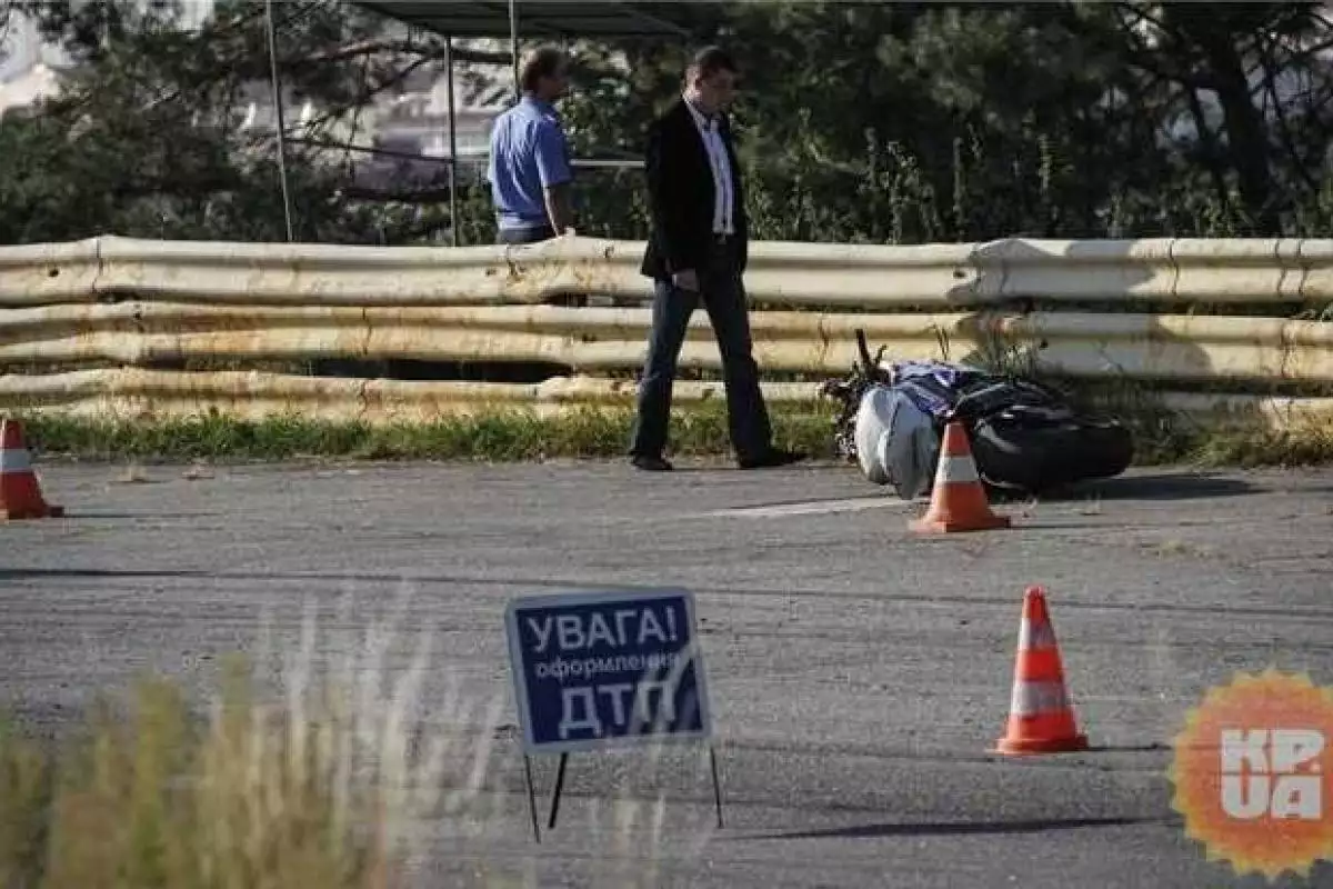 Появились фото с места аварии, в которой погиб Андрей Гусев Появились фото с места аварии, в которой погиб Андрей Гусев