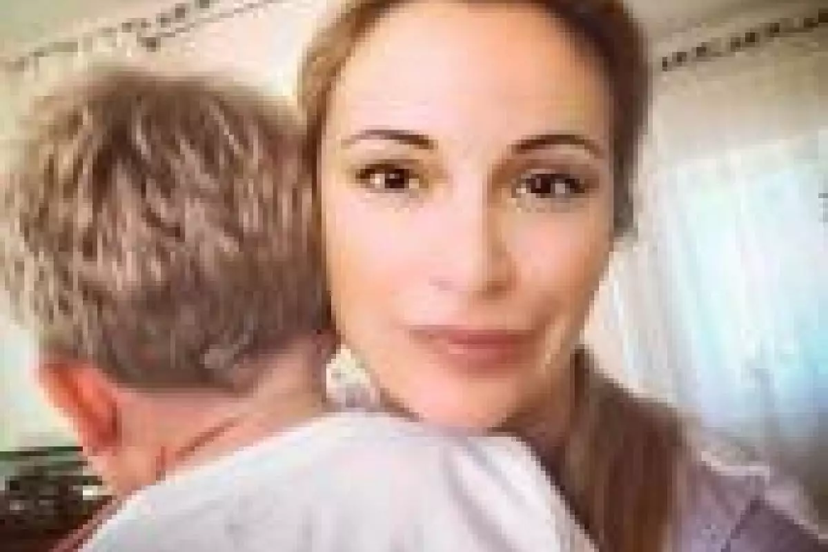 Певица Ольга Орлова показала сына Жанны Фриске