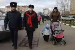 Первые народные дружины приступили к патрулированию Луганска