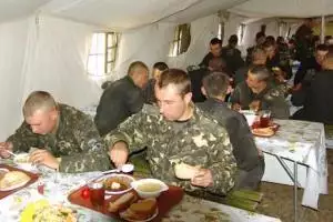 Порошенко подписал Закон, касающийся качества питания военнослужащих