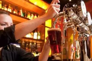 Рейтинг городов с самым дорогим пивом в мире возглавила Женева 