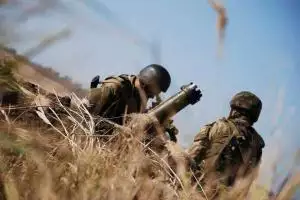 Боевики создают эшелонированную систему обороны в районе Ясиноватой и подтягивают на позиции свежую "живую силу" 