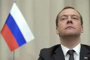 Медведев: Санкции против России - в целом бессмысленны, мы справимся