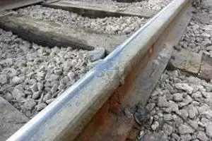 В Славянске поезд тяжело травмировал женщину