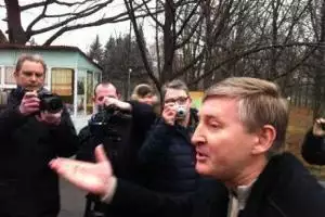 Видео: В Донецке Ахметов вышел к митингующим