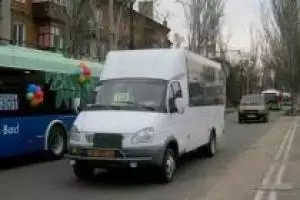 "Креститься надо перед посадкой": Маршрутка Северодонецк - Боровское на ходу "потеряла" колеса - фото